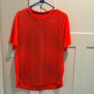Nike Men’s Bright Orange Short-Sleeve Athletic Tee with Diagonal Stripes Dri-Fit